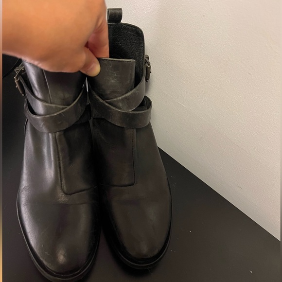 SOLD L’intervalle leather booties - Picture 1 of 4